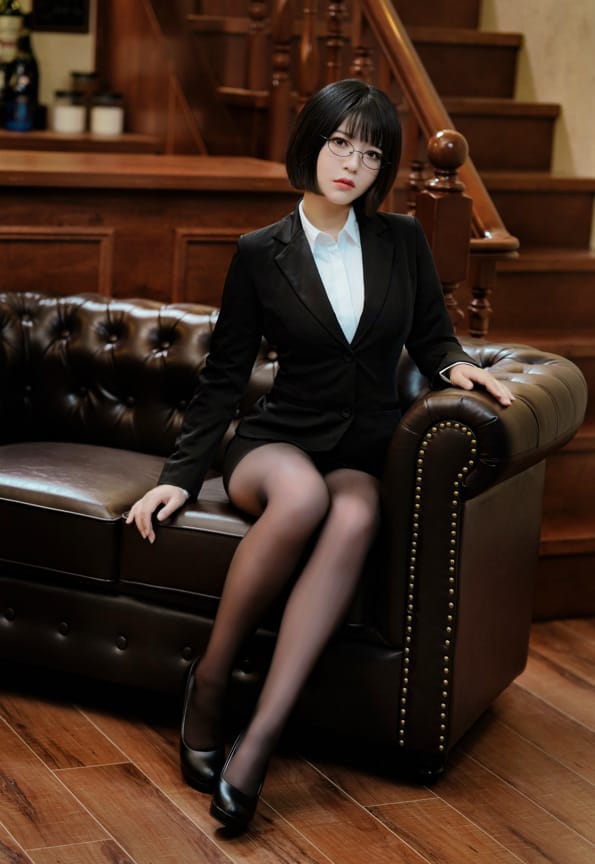 半半子 –NO.047 OL様[37P/108MB]