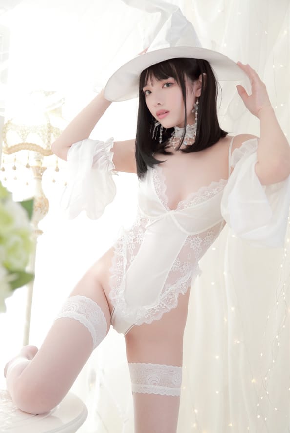 雯妹不讲道理 –NO.30 白女巫[34P/242MB]-1