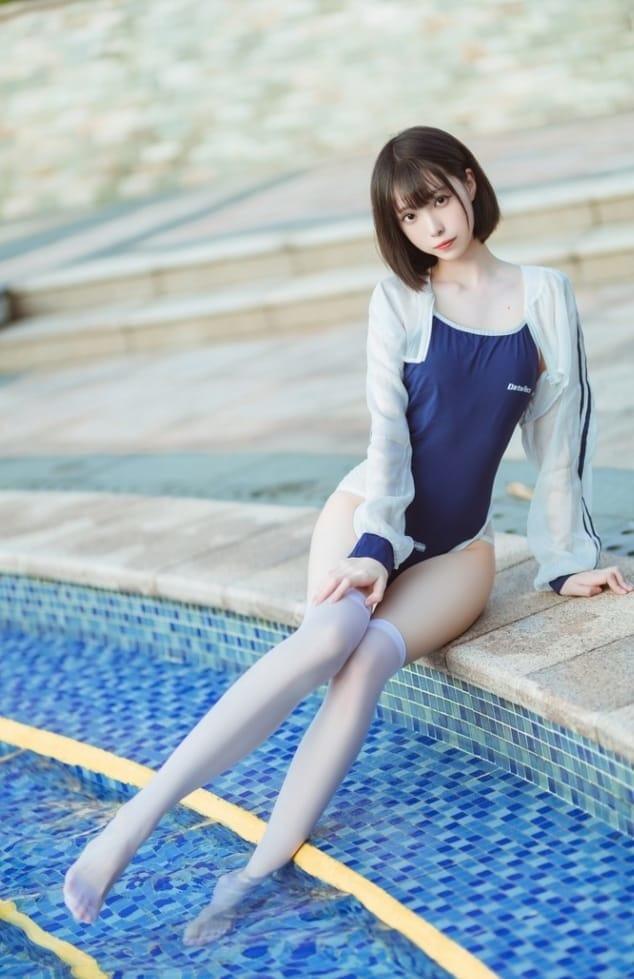 许岚LAN NO.30 泳池竟泳 [40P-365M]-1